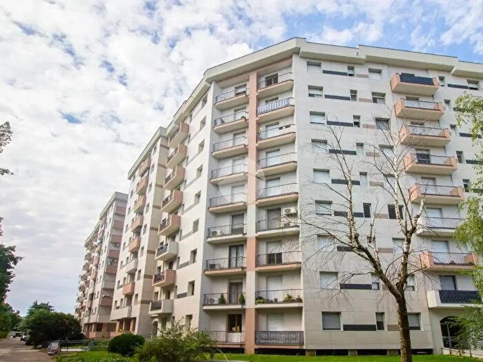 Appartamento con 5 locali in vendita in Via Milano, Garbagnate Milanese