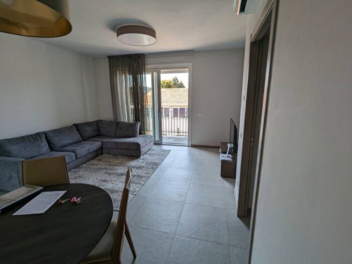 Appartamento trilocale in affitto in Via Biondo, Villaggio Giardino, Modena
