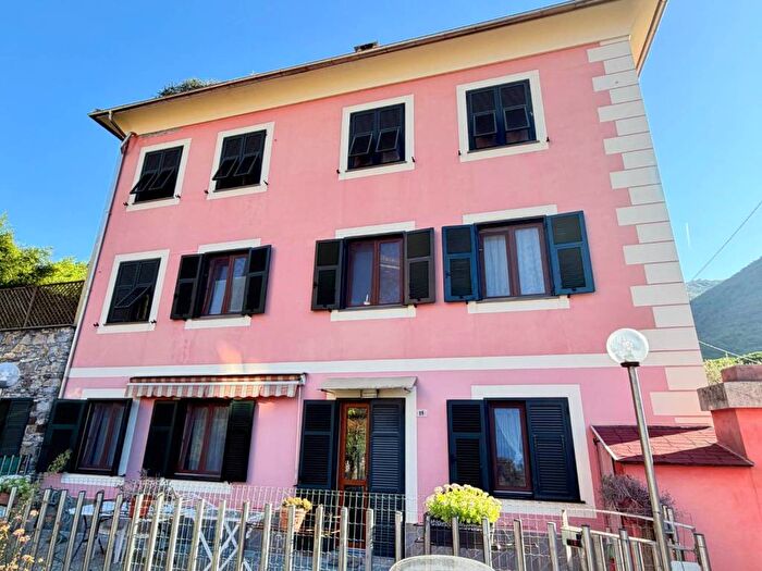 Appartamento con 5 locali in vendita in Via Poggio, San Desiderio, Genova
