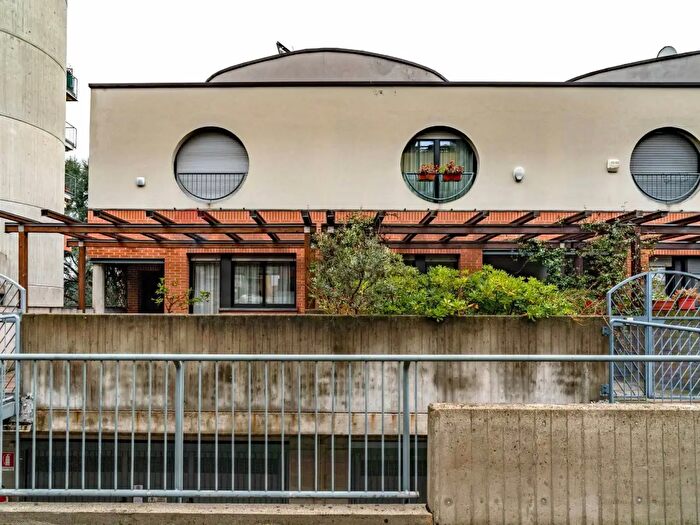 Casa quadrilocale in vendita in Paderno Dugnano