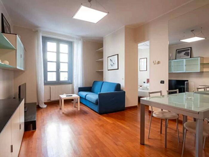 Appartamento bilocale in affitto in Via dei Fabbri, Carrobbio, Milano