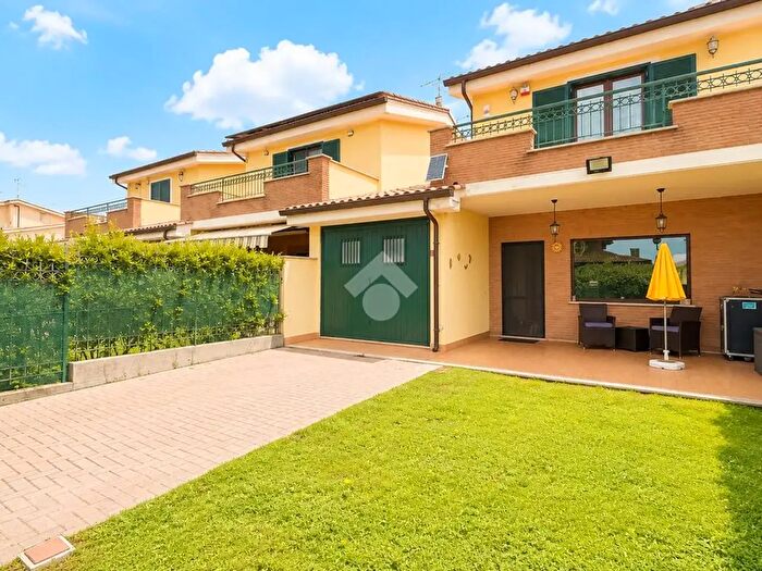 Casa quadrilocale in vendita in Via dell'Armellino, Anzio