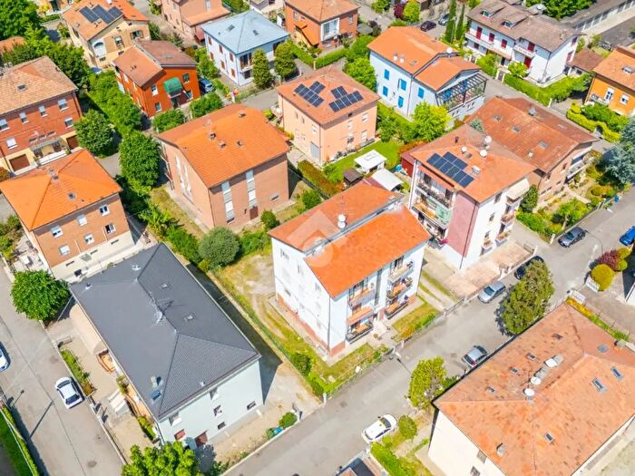 Appartamento quadrilocale in vendita in Via Patrizio Giglioli, Reggio Emilia