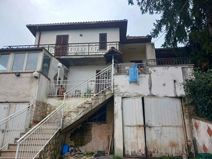 Case in Vendita e in Affitto - 3