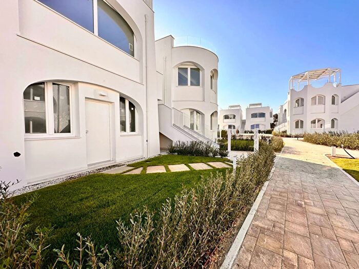 Appartamento con 5 locali in vendita in Via Litoranea Complesso Costa Conero, Numana