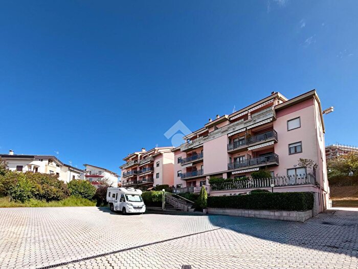 Appartamento trilocale in vendita in Via Francesco Savini, LAquila