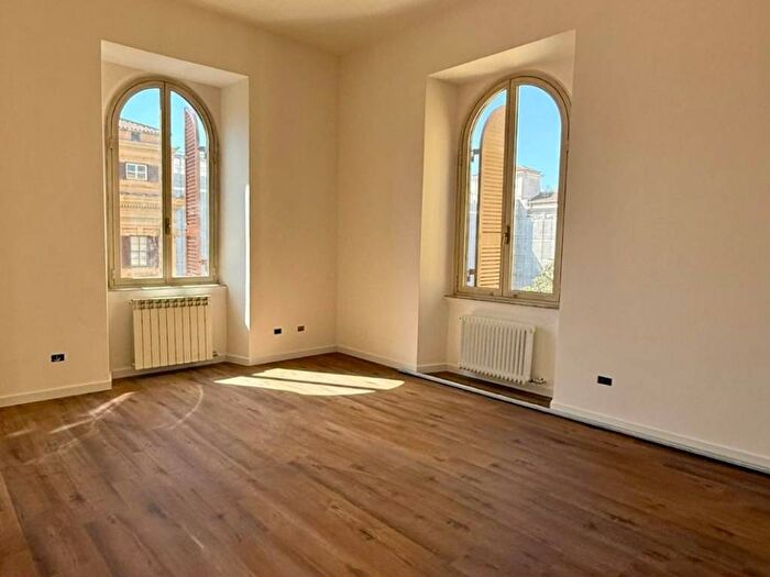 Appartamento con 5 locali in affitto in Via Settembre, Repubblica, Roma