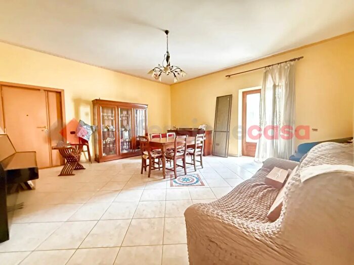 Appartamento quadrilocale in vendita in Via Clanio, Acerra