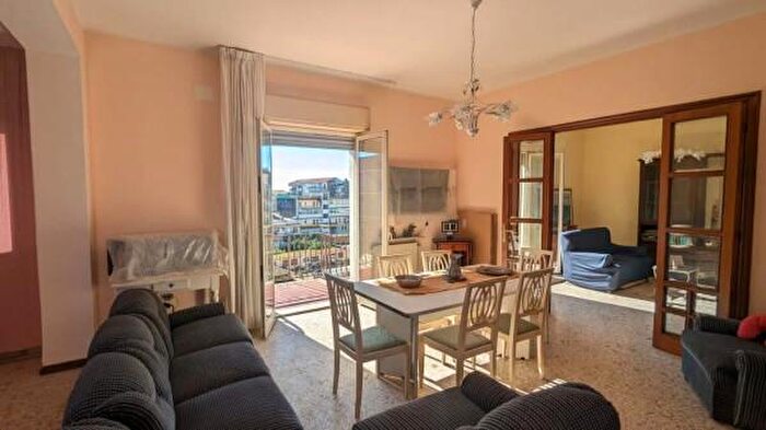 Appartamento quadrilocale in vendita in Via Grassi Bertazzi SNC, Acireale