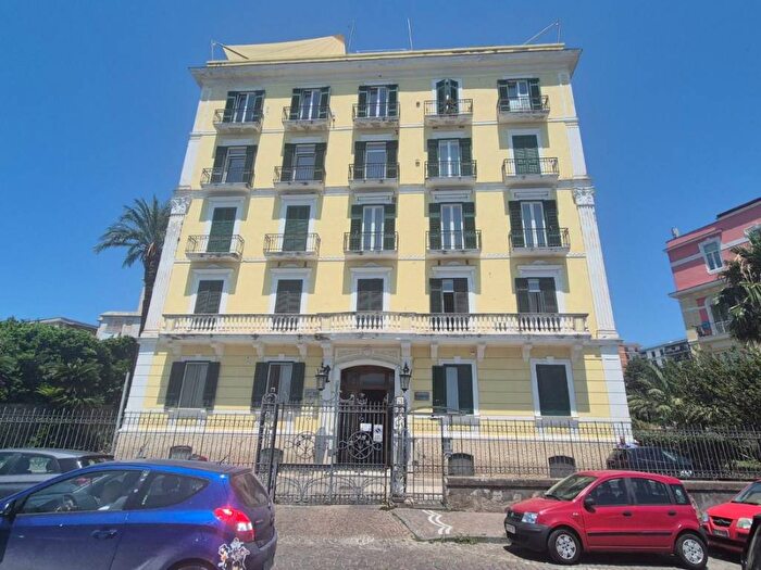 Appartamento trilocale in affitto in Via Santo Strato, Posillipo, Napoli