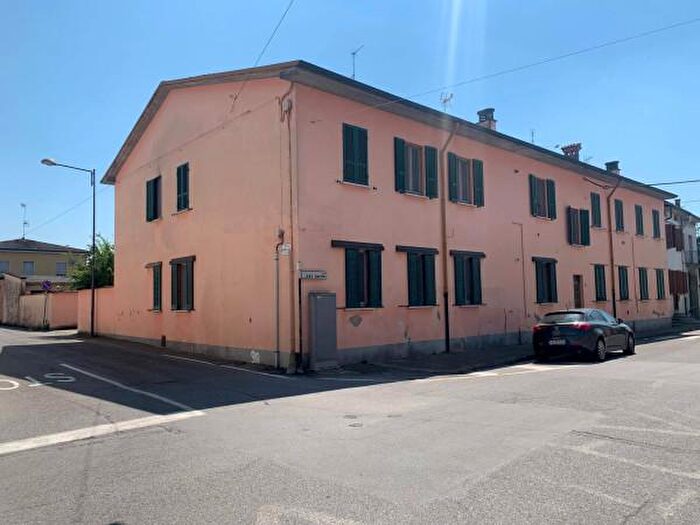 Appartamento bilocale in vendita in Via XXV Aprile Chign, Chignolo Po
