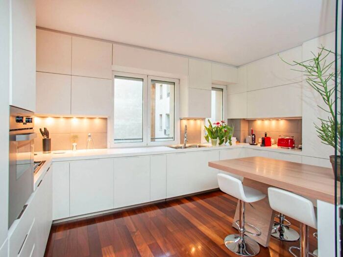 Appartamento trilocale in affitto in Via Panfilo Castaldi, Porta Venezia, Milano