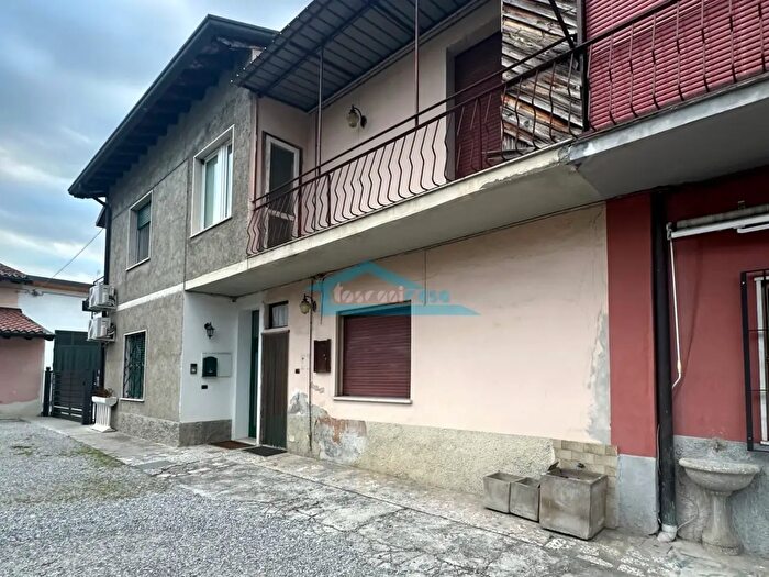 Appartamento quadrilocale in vendita in Via Provinciale, Adro