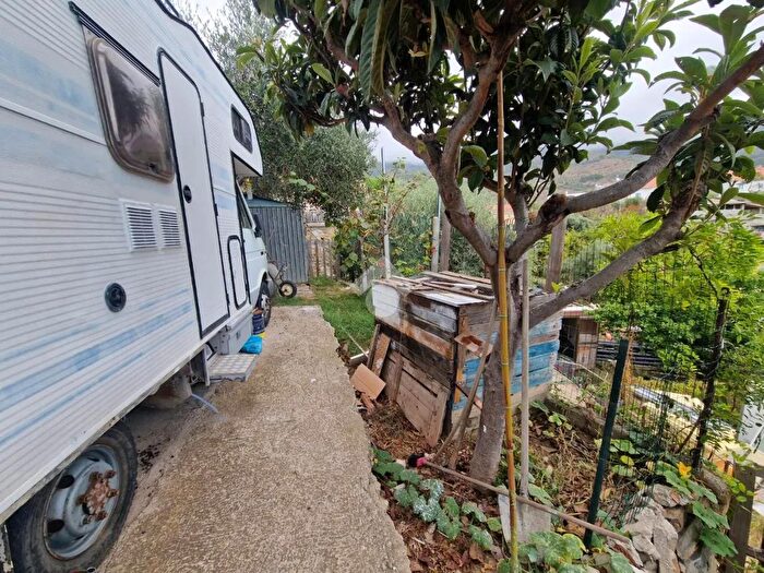 Appartamento con 7 locali in vendita in Via Terrazzi, Castellaro