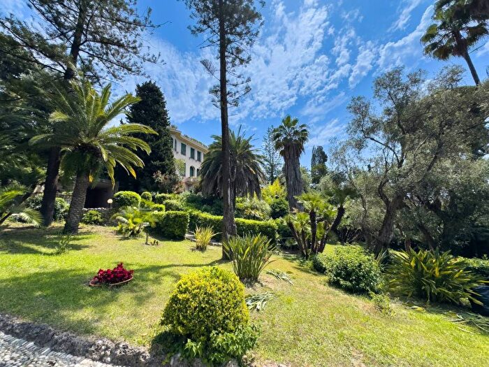 Appartamento trilocale in affitto in Via Romana, Bordighera
