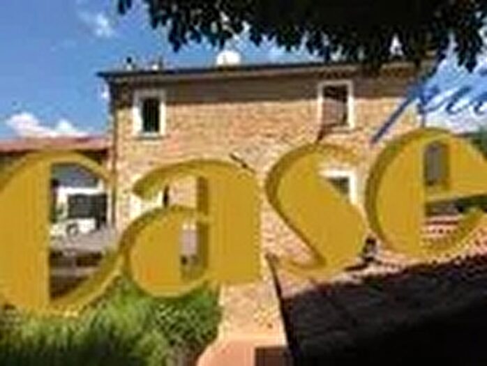 Casa con 6 locali in vendita in Camaiore