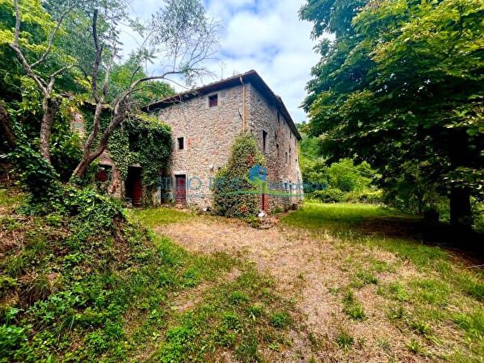 Casa con 6 locali in vendita in Via Sassa, Marliana