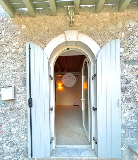 Casa con 5 locali in vendita in Via della Chiesa, Gardone Riviera