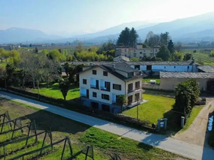 Casa con 6 locali in vendita in Via Dino Buffa, Campiglione Fenile