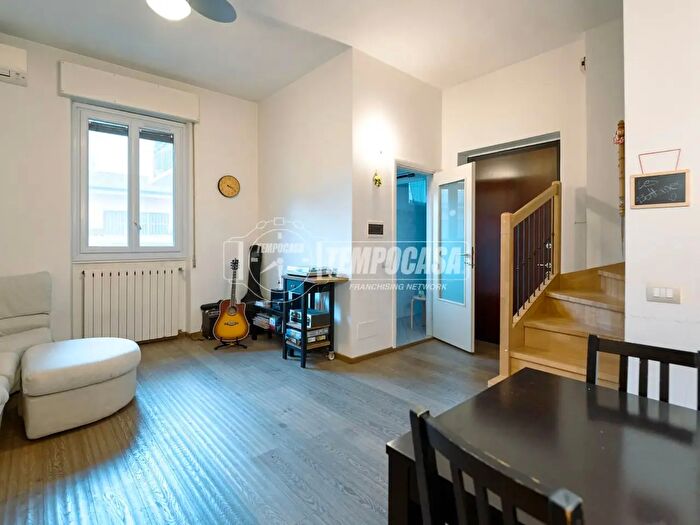 Appartamento quadrilocale in vendita in Via Gaspare Pedone, Cremona