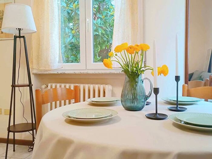 Appartamento bilocale in affitto in Viale Ugo Foscolo, Regina Pacis Borsa, Monza