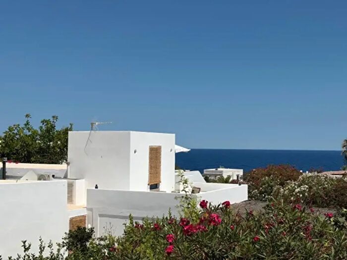 Casa con 6 locali in vendita in Via Roma, Lipari