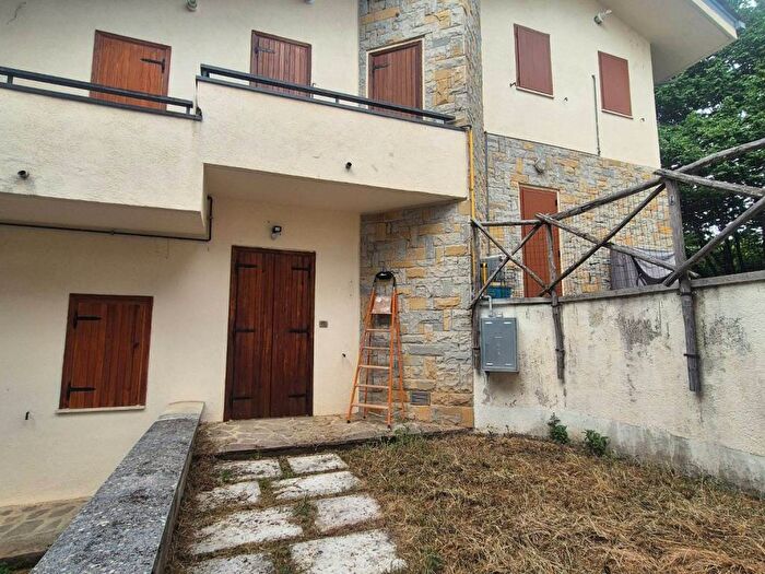 Appartamento con 5 locali in affitto in Via Santa Lucia, Cerri, Rocca di Cambio