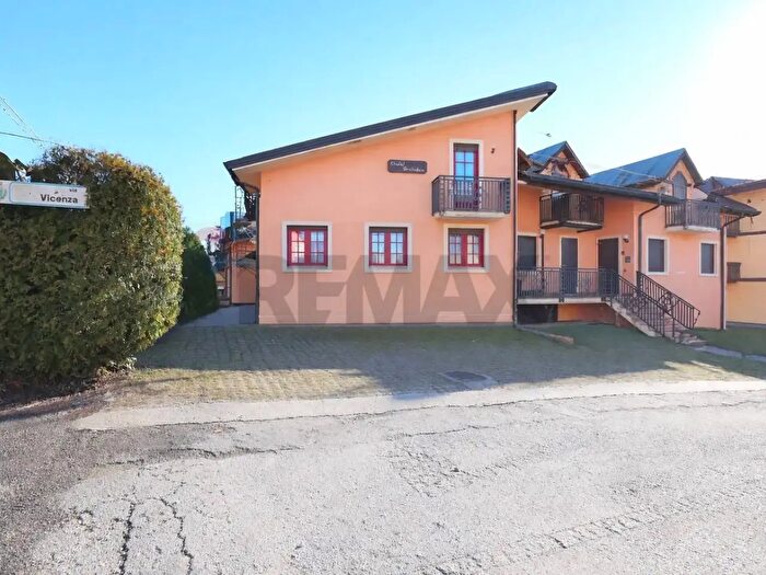 Appartamento quadrilocale in vendita in Via Monte Ortigara, Gallio