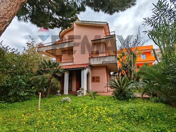 Casa con 6 locali in vendita in Via Torre Forte SNC, Furnari