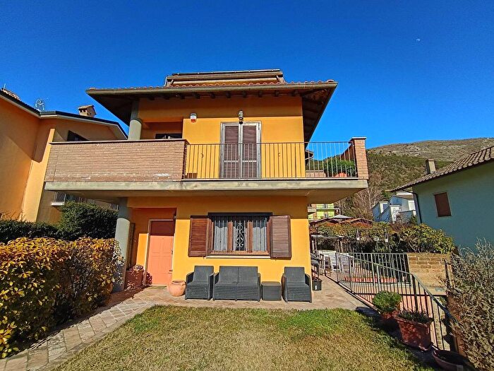 Casa quadrilocale in affitto in Pettino Cansatessa, LAquila