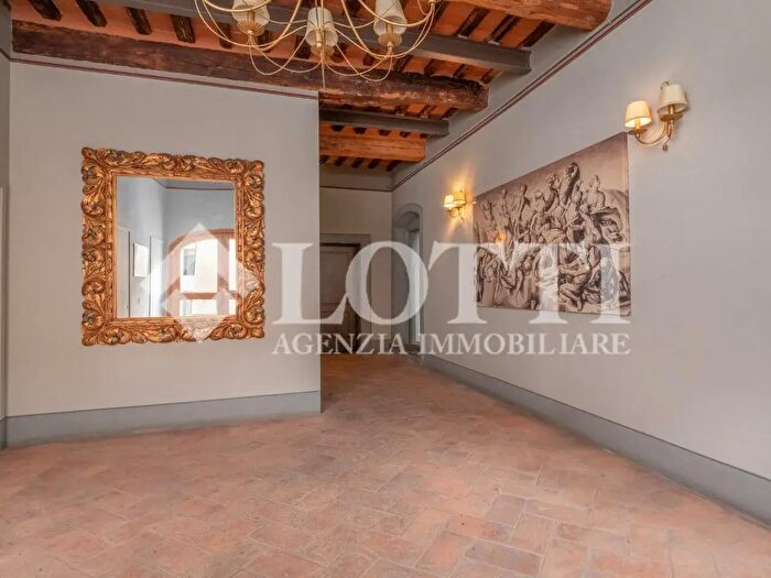 Appartamento con 5 locali in affitto in Cascina