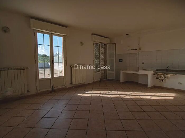 Appartamento con 6 locali in vendita in Via Brunella, Carmignano