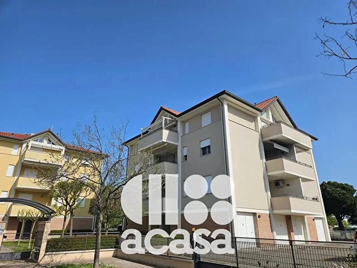 Appartamento trilocale in vendita in Via Cesare Battisti, Cesenatico