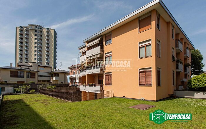 Appartamento trilocale in vendita in Via Guido Gozzano, Busto Arsizio