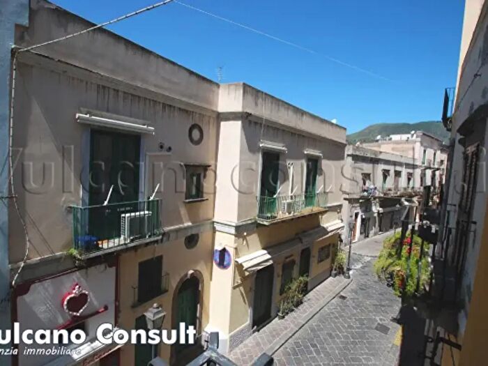 Appartamento con 6 locali in vendita in Via Giuseppe Garibaldi, Lipari
