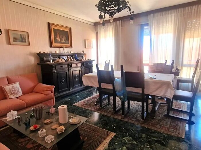 Appartamento con 5 locali in vendita in Chioggia