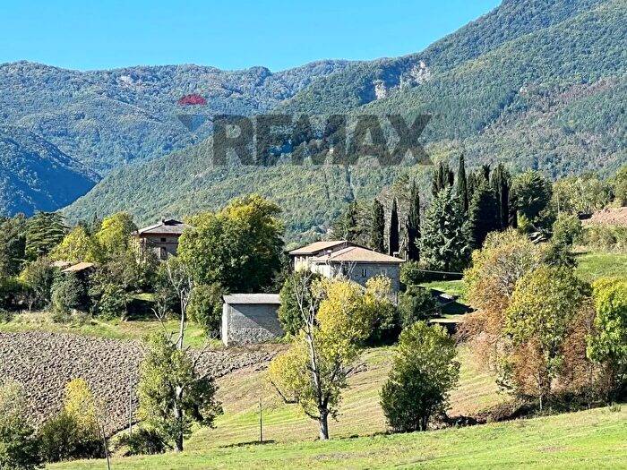 Casa con 20 locali in vendita in Pegni della Cella, Bobbio