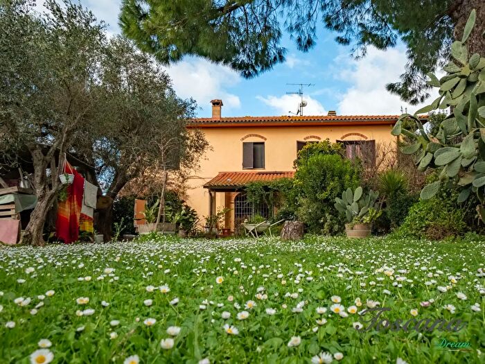 Casa con 10 locali in vendita in Grosseto