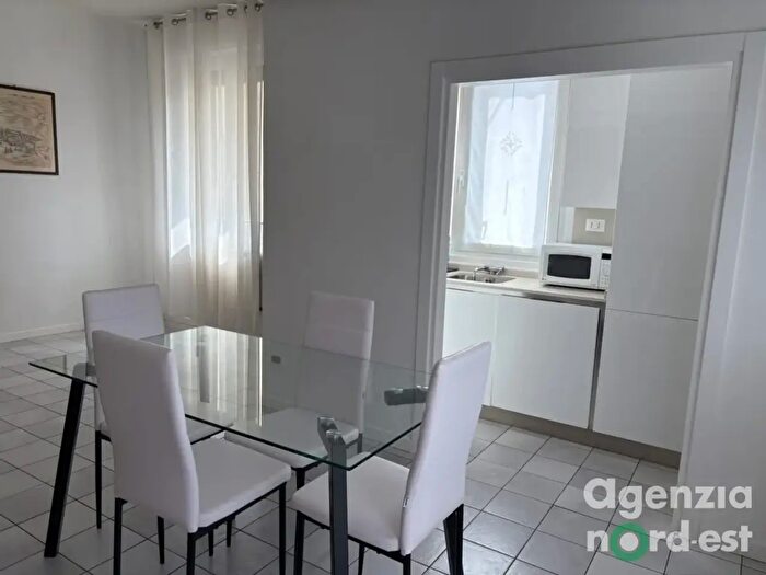 Appartamento trilocale in vendita in Riviera Marco Polo, Venezia