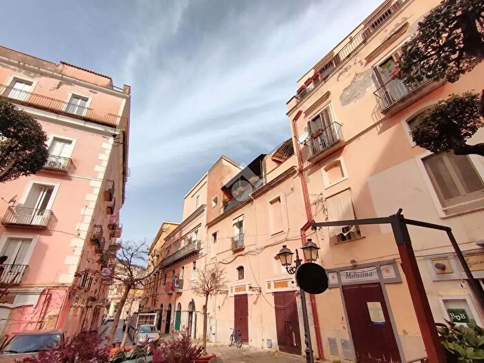 Appartamento con 6 locali in vendita in Via Duomo, Gaeta