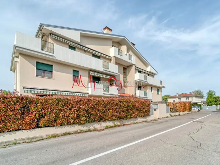 Appartamento trilocale in vendita in Via Emilio Lussu, Ponte San Nicolo