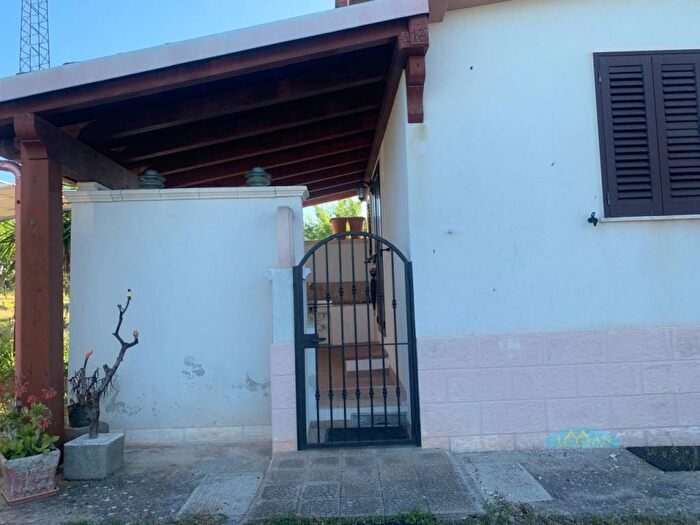 Casa quadrilocale in affitto in Contrada Cavallerizza, Campanile Fumarola Cavalleriza, Ostuni