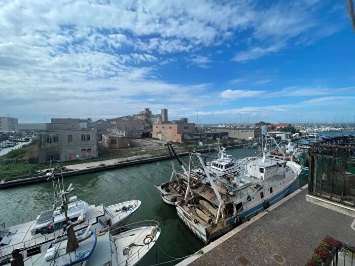 Appartamento con 7 locali in vendita in Fondamenta Canal Lombardo, Chioggia