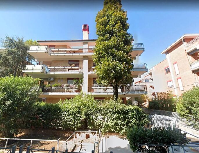 Appartamento con 5 locali in vendita in Via della Camilluccia, Roma