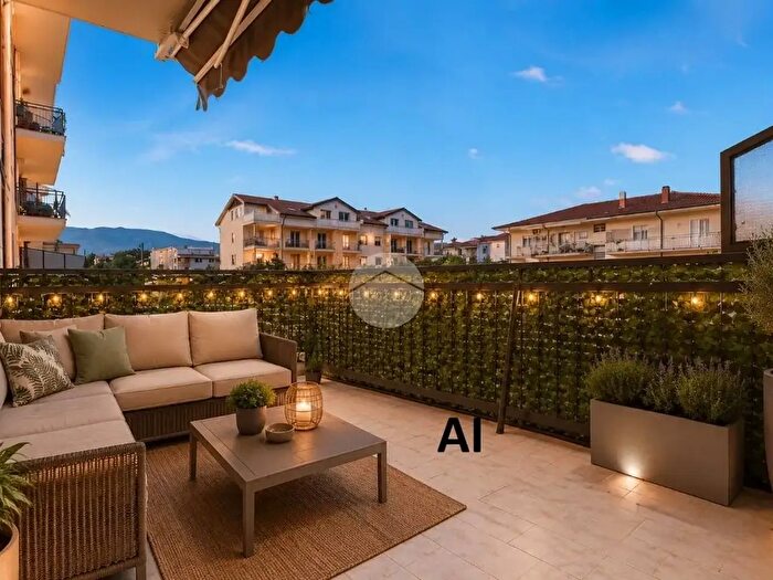 Appartamento quadrilocale in vendita in Via Alessandro Manzoni, Montalto Uffugo