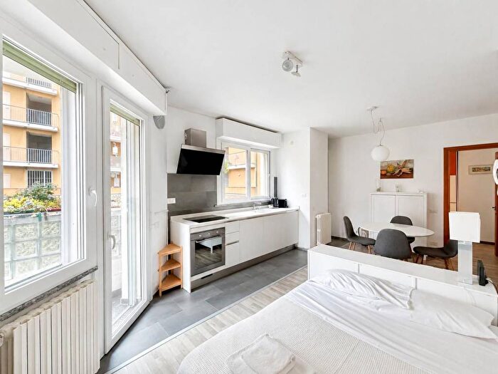 Appartamento bilocale in vendita in Via Valenza, Navigli Darsena, Milano