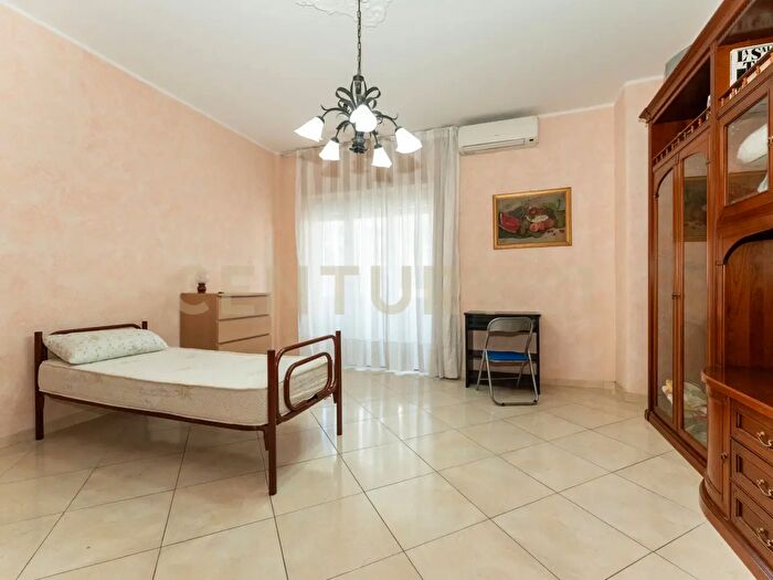 Appartamento trilocale in vendita in Via Vittorio Emanuele II, Catania