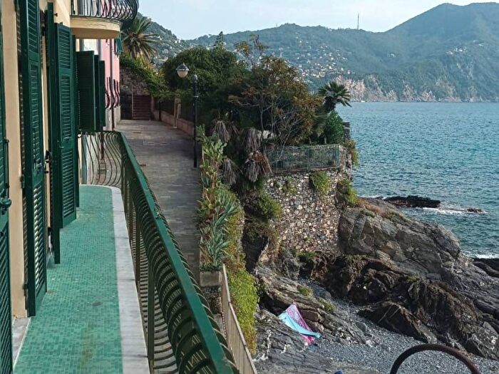 Appartamento con 6 locali in affitto in Lungomare Italia, Lungomare Mulinetti Polanesi, Recco