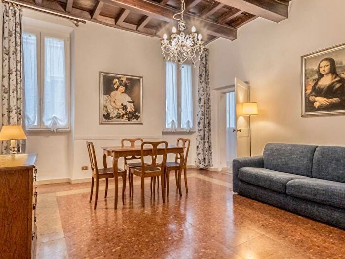 Appartamento trilocale in affitto in Via di Sant'Ignazio, Pantheon, Roma