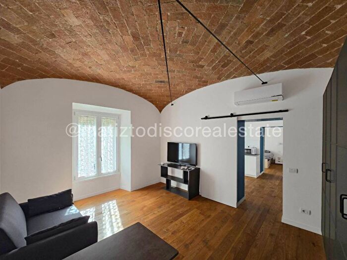 Appartamento trilocale in affitto in Via Goffredo Mameli, Trastevere, Roma